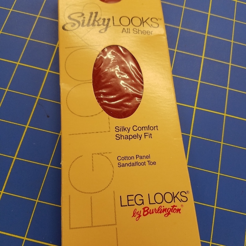 Vintage Silky Looks All Sheer Small/Med Red Henna